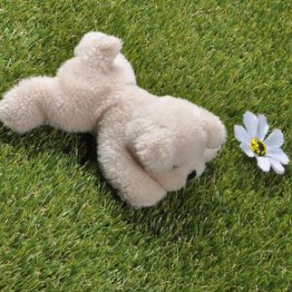 Veľká hodnota 180 stehov Relistický umelý trávnik Vs Real trávnik pre terénne úpravy